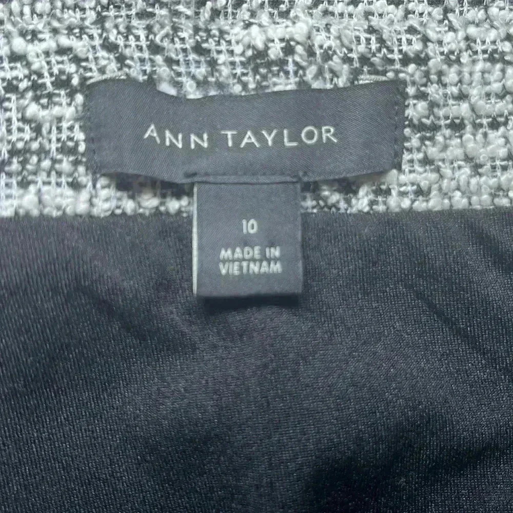 Ann Taylor Black and White Textured Pencil Skirt Size 10 - Picture 6 of 8